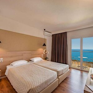 Classic Double or Twin Room Side Sea View